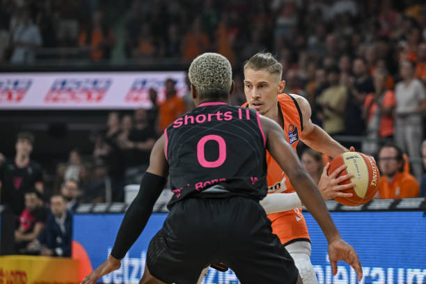 的明确方向 的明确方向